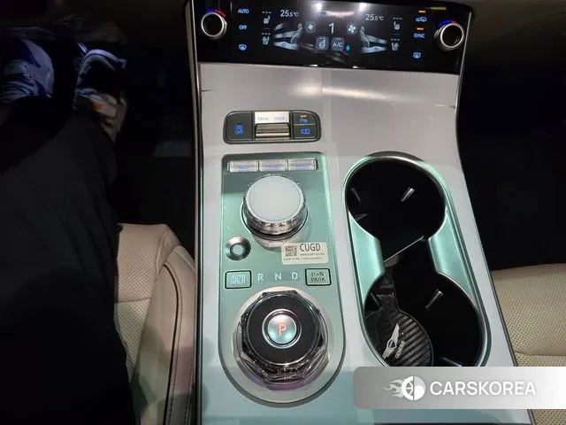 Genesis GV70 2025 Белый из Кореи, фото 4