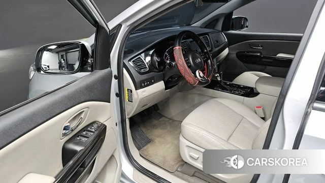 Kia The New Carnival 2018 Серебряный из Кореи, фото 4