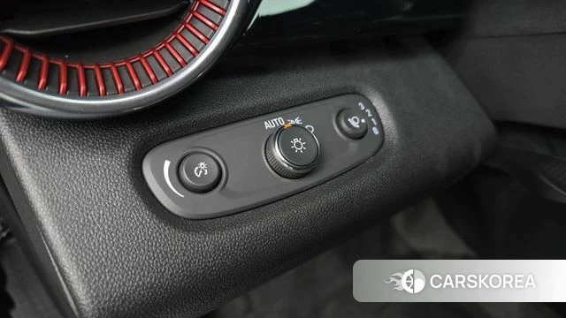 Chevrolet (GM Daewoo) Trax Crossover 2024 Черный из Кореи, фото 4