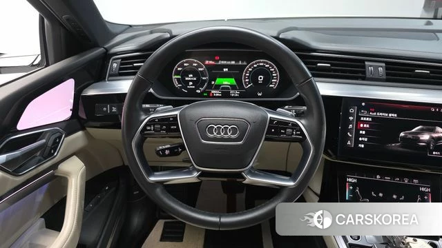 Audi e-Tron 2022 Белый из Кореи, фото 4