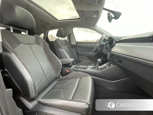 Audi Q3 Sportback 2021 Темно-серый из Китая, фото 4
