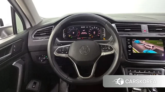 Volkswagen Tiguan second Generation 2023 Белый из Кореи, фото 4