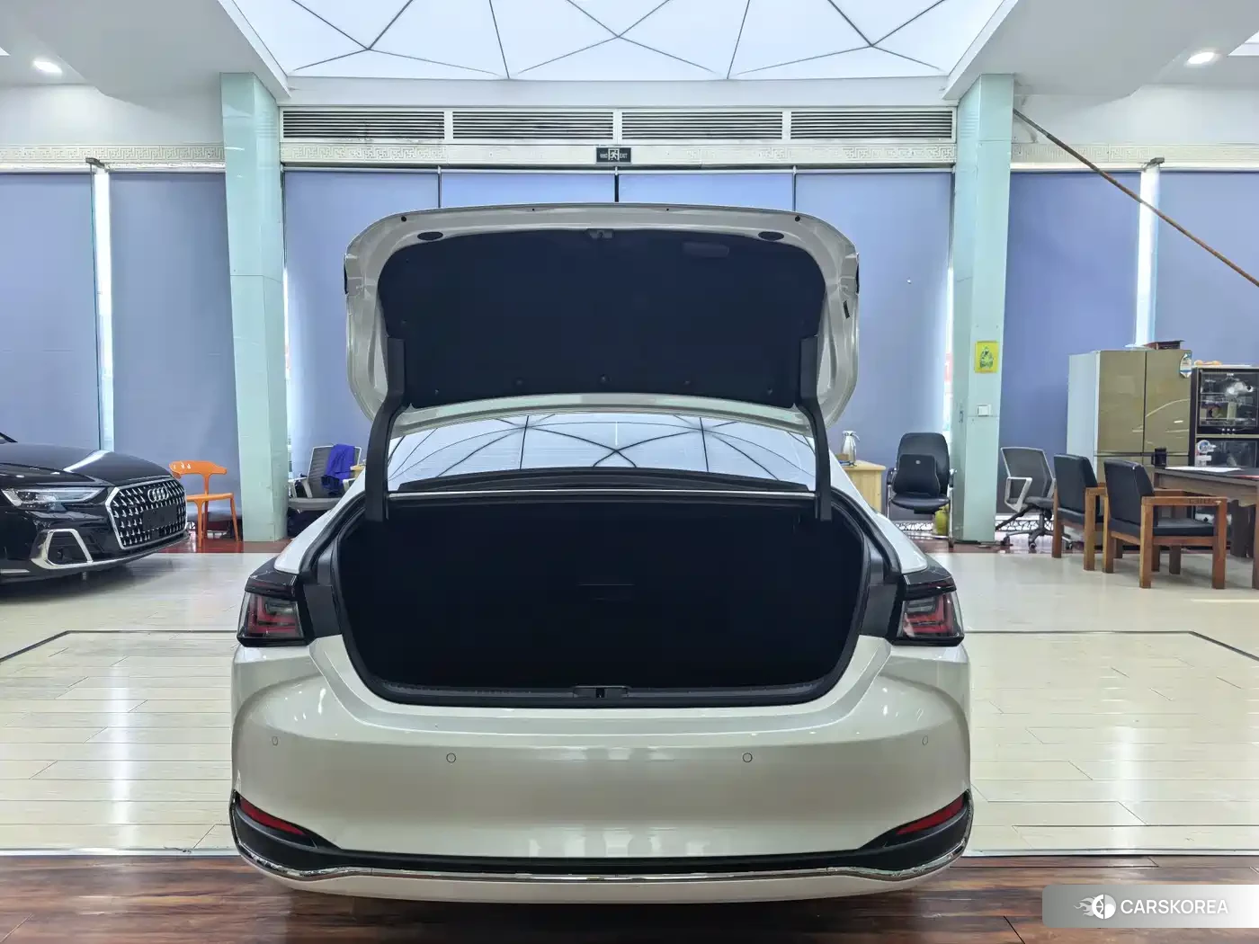 Lexus ES 2025 Белый из Китая, фото 4