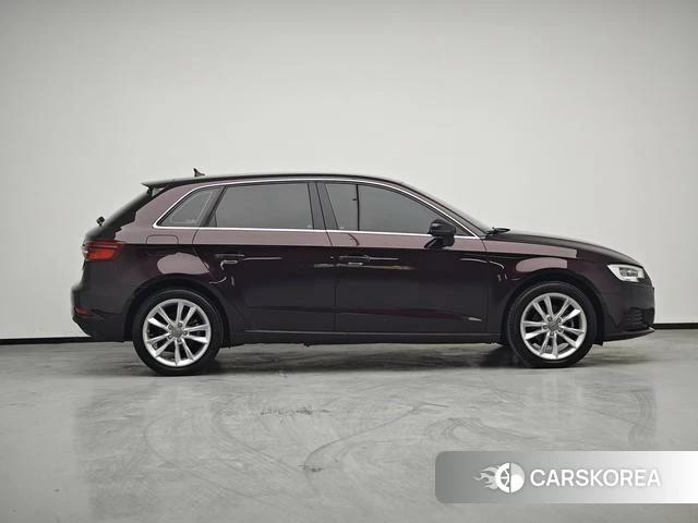 Audi A3 2018 Красный из Китая, фото 4