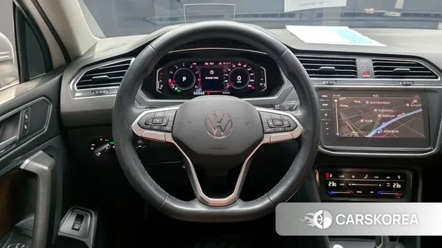 Volkswagen Tiguan Allspace 2023 Белый из Кореи, фото 4