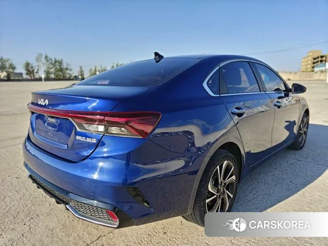 Kia K3 2023 Синий из Китая, фото 4