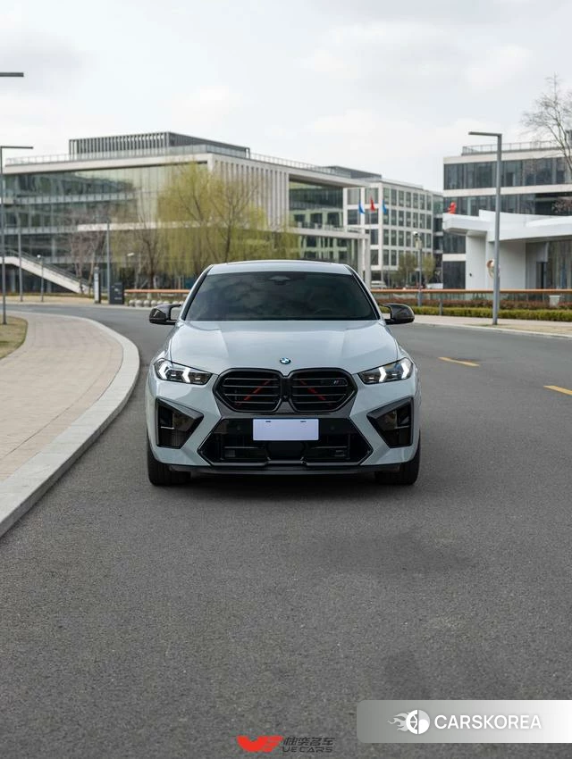 BMW X6 M 2023 Серебристо-серый из Китая, фото 4