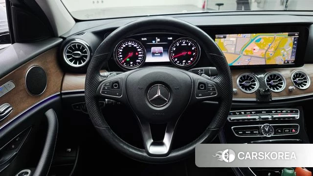 Mercedes-Benz E-Class W213 2018 Серебряный из Кореи, фото 4