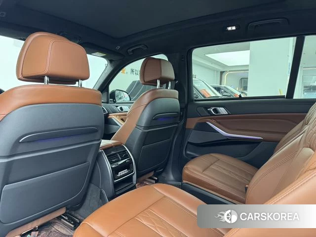 BMW X7 2021 Черный из Китая, фото 4