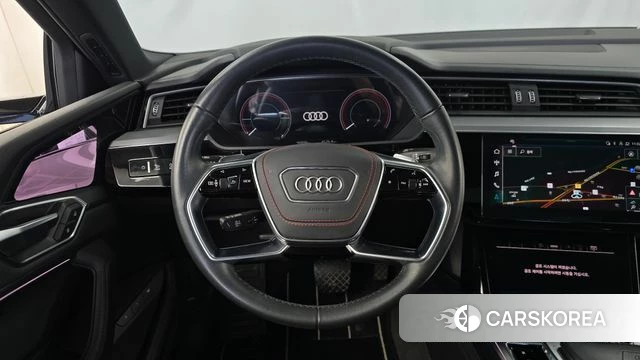 Audi e-Tron 2021 Серый из Кореи, фото 4