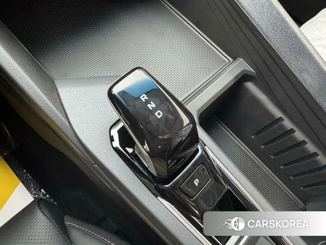 Geely Automobile Binrui 2026 Серебристо-серый из Китая, фото 4