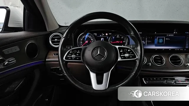 Mercedes-Benz E-Class W213 2020 Белый из Кореи, фото 4