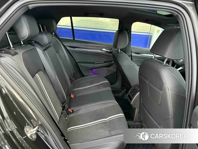 Volkswagen Golf 2024 Черный из Китая, фото 4