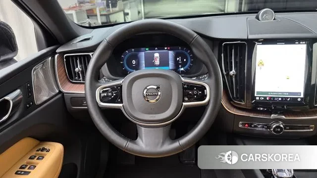 Volvo XC60 second Generation 2025 Черный из Кореи, фото 4