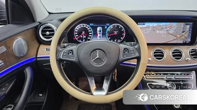 Mercedes-Benz E-Class W213 2018 Серый из Кореи, фото 4