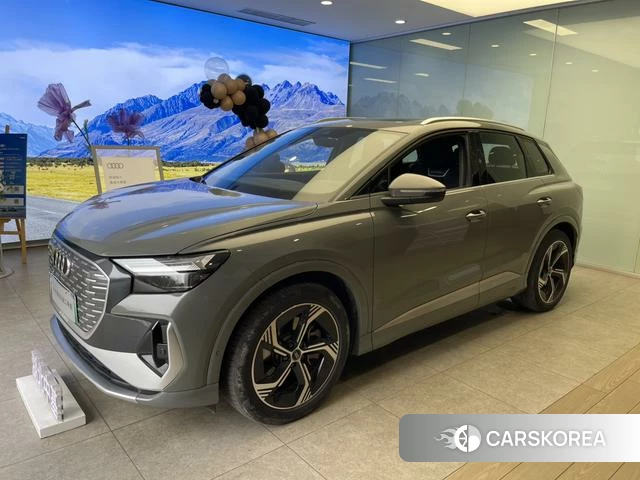 Audi Q4 e-tron 2024 Серебристо-серый из Китая, фото 4