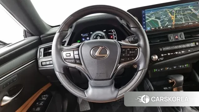 Lexus ES300h 7th generation 2024 Белый из Кореи, фото 4