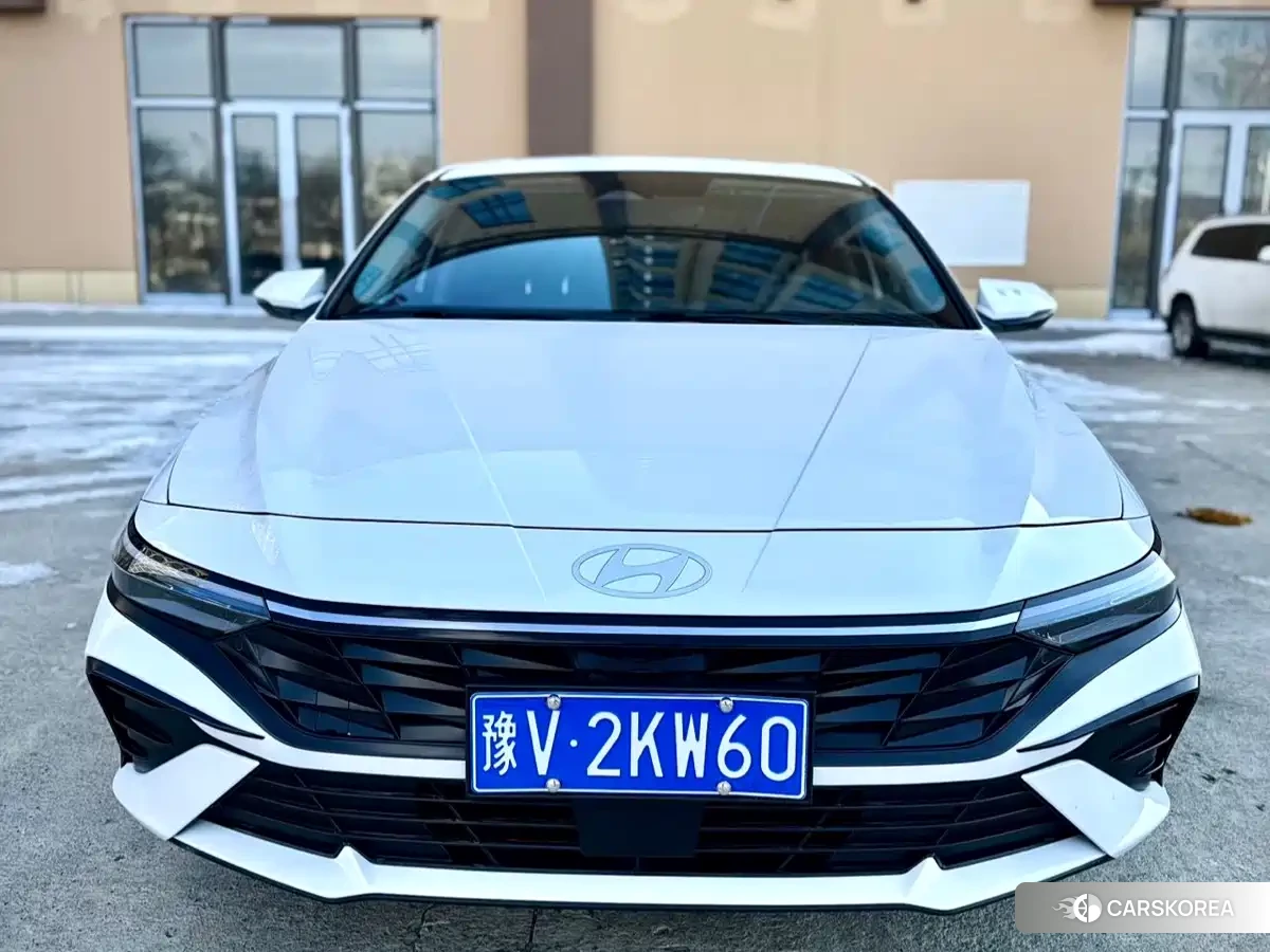 Hyundai Elantra 2023 Белый из Китая, фото 5