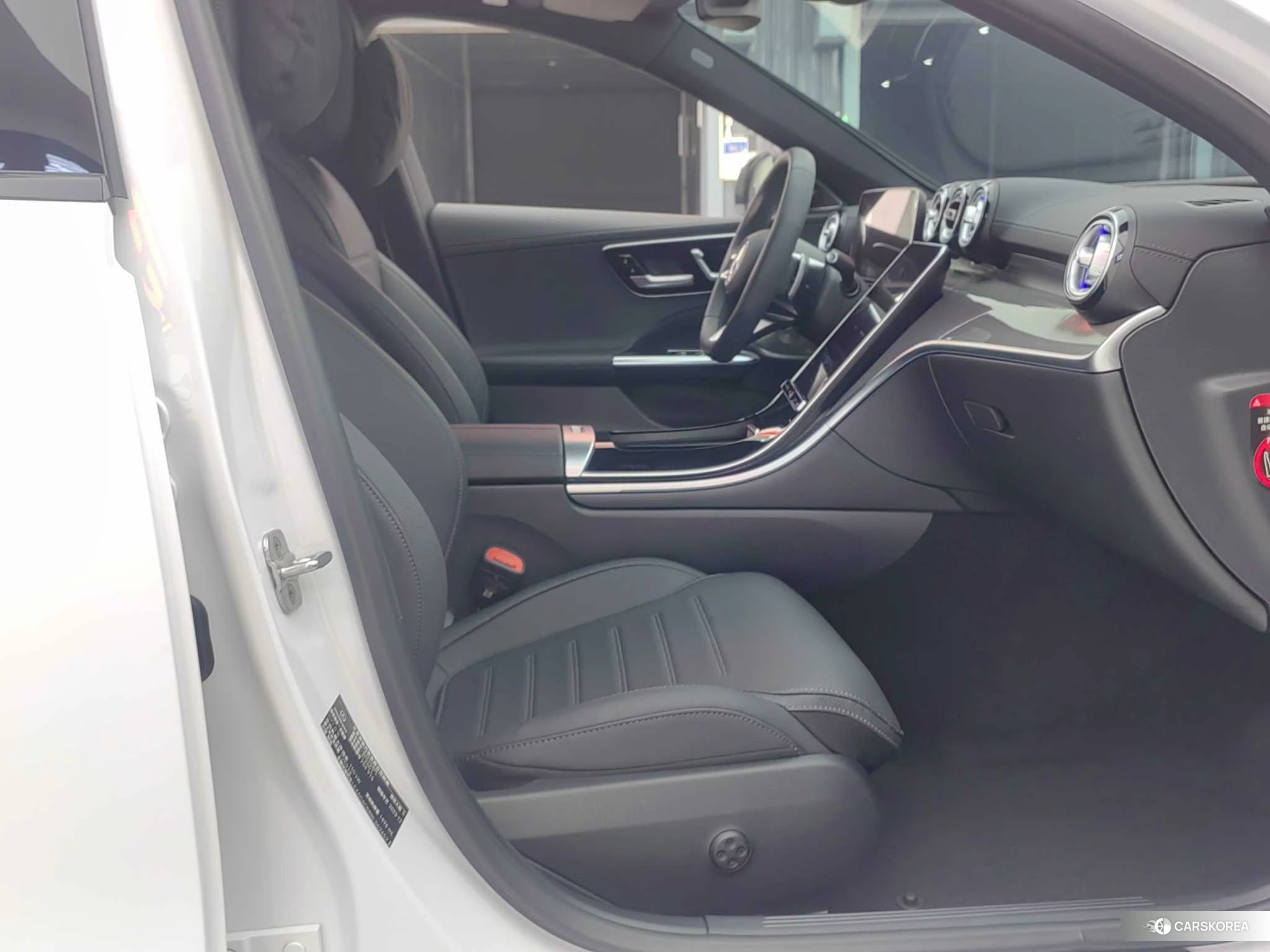 Mercedes-Benz Class C 2023 Белый из Китая, фото 4
