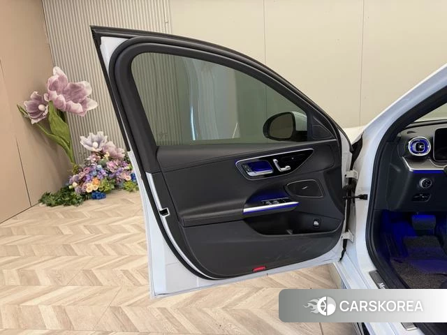 Mercedes-Benz Class C 2023 Белый из Китая, фото 4