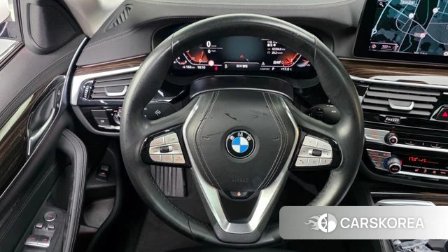 BMW 5 Series (G30) 2022 Белый из Кореи, фото 4