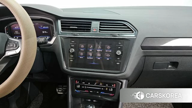 Volkswagen Tiguan second Generation 2023 Черный из Кореи, фото 4