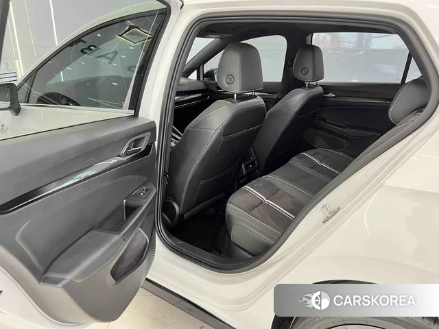 Volkswagen Golf 2024 Белый из Китая, фото 4