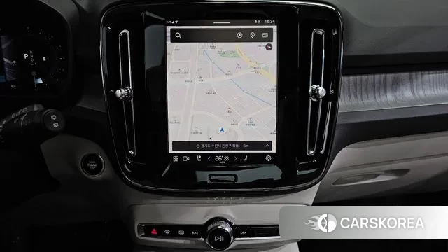 Volvo XC40 2024 Белый из Кореи, фото 4