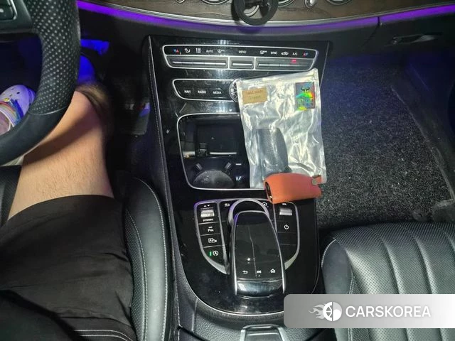 Mercedes-Benz E-Class W213 2018 Серебряный из Кореи, фото 4