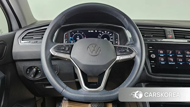 Volkswagen Tiguan second Generation 2021 Белый из Кореи, фото 4