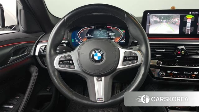 BMW 5 Series (G30) 2023 Белый из Кореи, фото 4