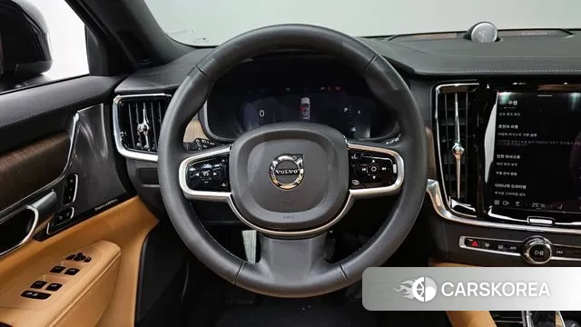 Volvo V90 Cross-Country 2024 Черный из Кореи, фото 4