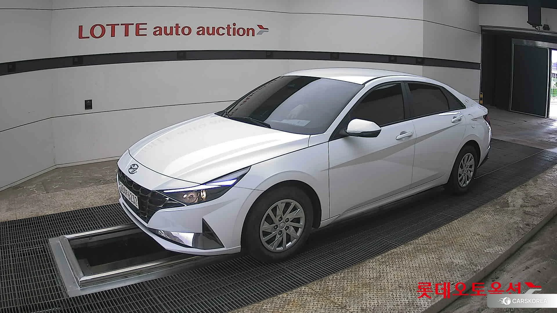 Hyundai Avante 2021 Polar White из Кореи, фото 4