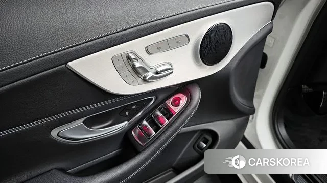 Mercedes-Benz C-Class W205 2022 Белый из Кореи, фото 4