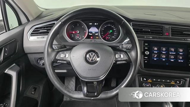 Volkswagen Tiguan second Generation 2018 Белый из Кореи, фото 4