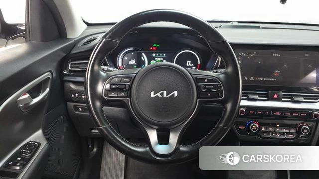 Kia Niro Plus 2022 Белый из Кореи, фото 4