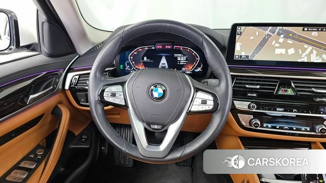 BMW 5 Series (G30) 2021 Белый из Кореи, фото 4