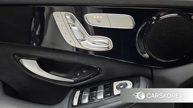 Mercedes-Benz C-Class W205 2018 Белый из Кореи, фото 4