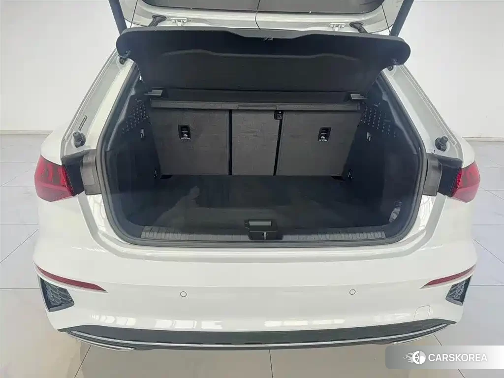 Audi A3 2023 Белый из Китая, фото 4