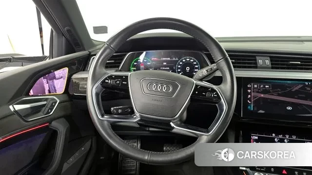 Audi e-Tron 2020 Белый из Кореи, фото 4