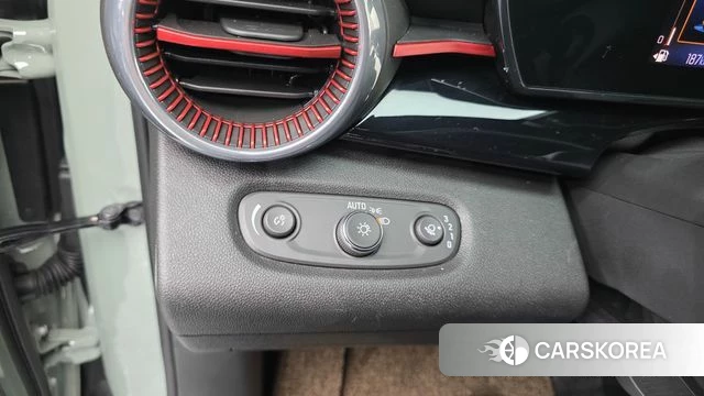 Chevrolet (GM Daewoo) Trax Crossover 2024 Светло-зеленый из Кореи, фото 4