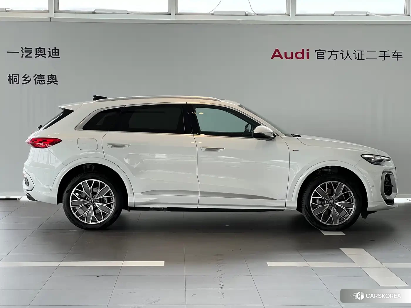 Audi Q5L 2025 Белый из Китая, фото 4