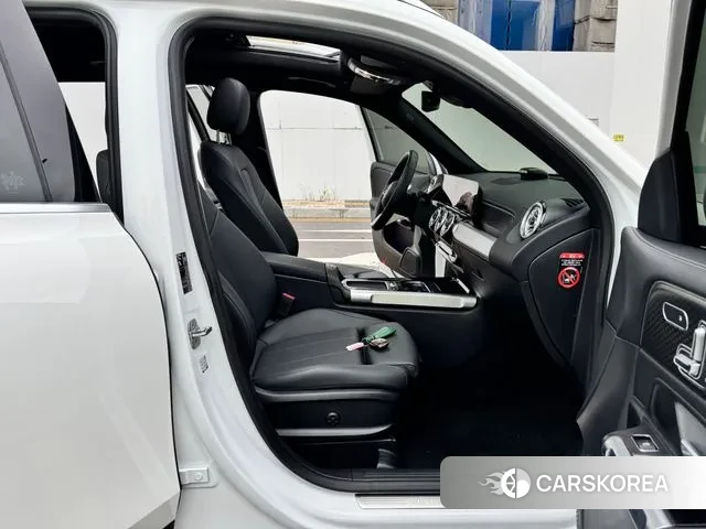 Mercedes-Benz GLB-Class X247 2024 Белый из Кореи, фото 4