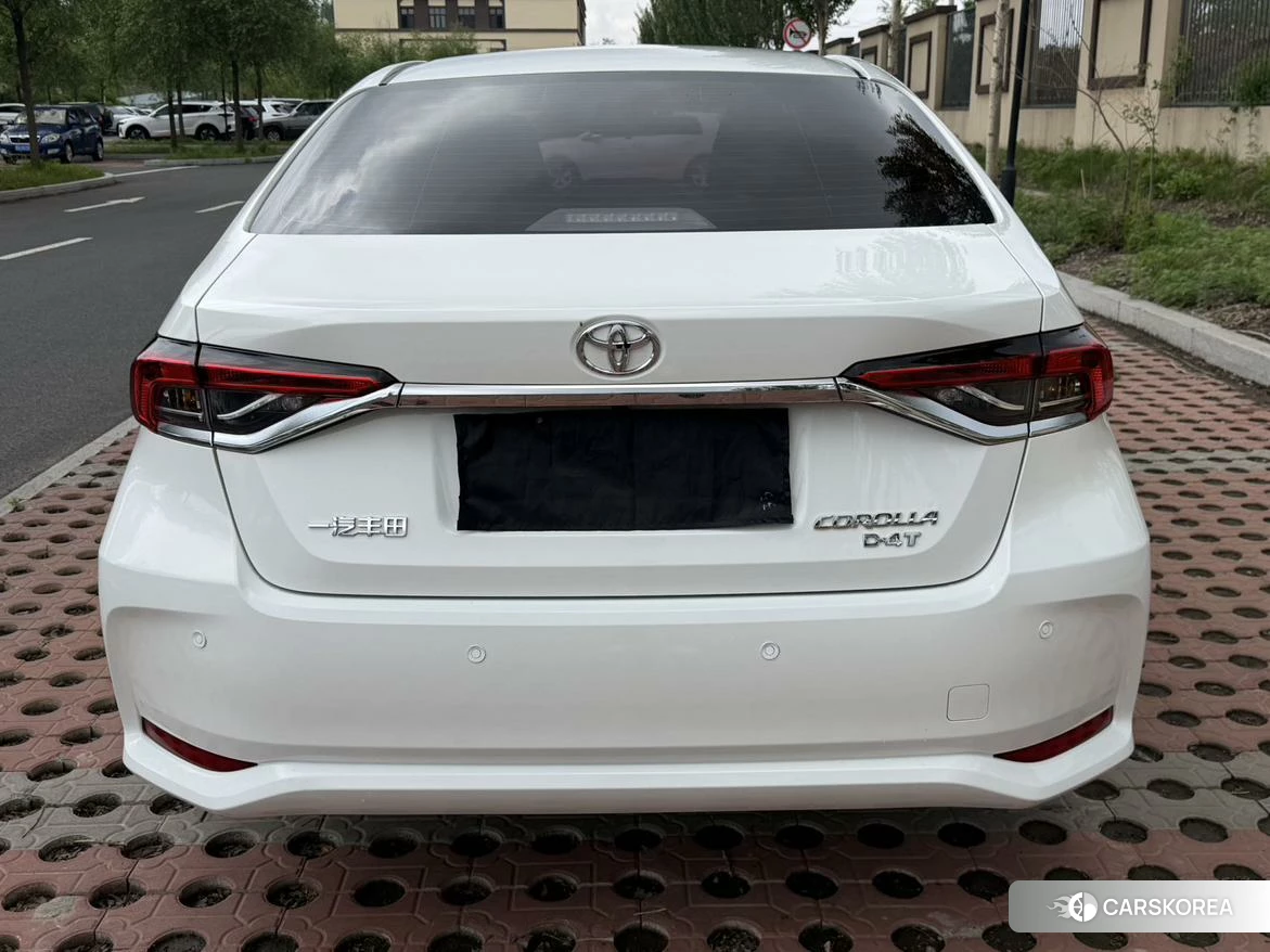 Toyota Corolla 2023 Белый из Китая, фото 4