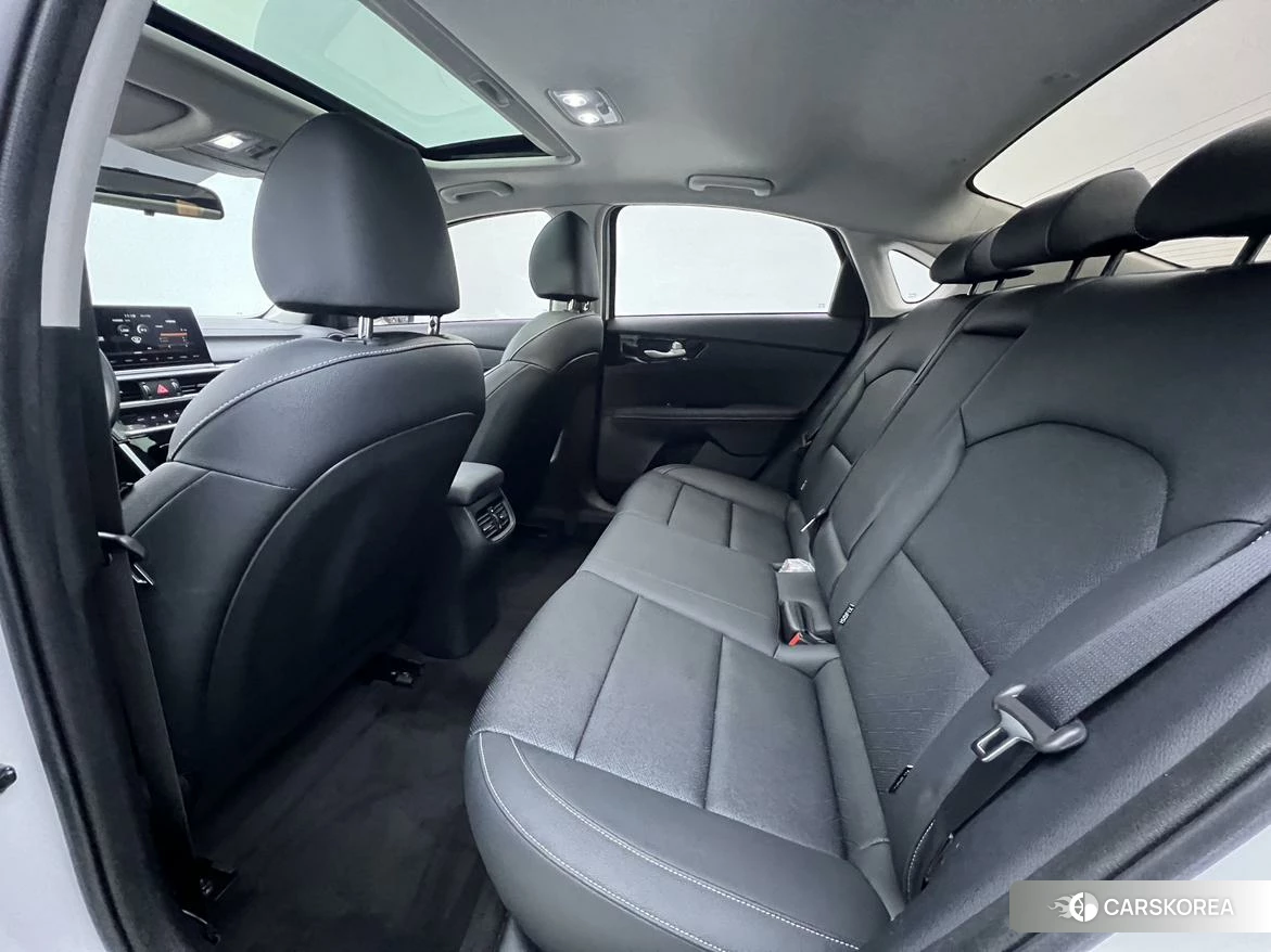 Kia K3 2021 Белый из Китая, фото 4