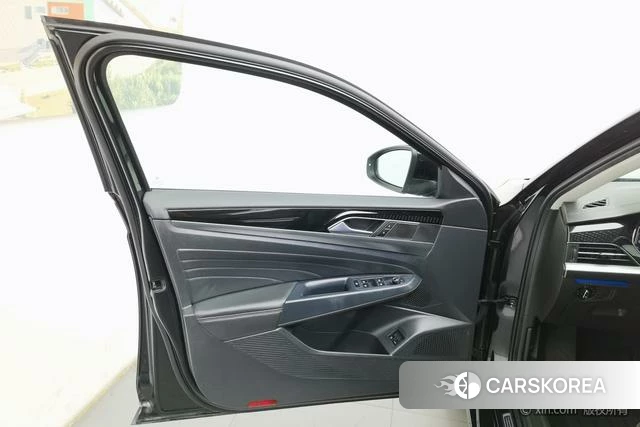 Volkswagen Passat PHEV 2022 Черный из Китая, фото 4