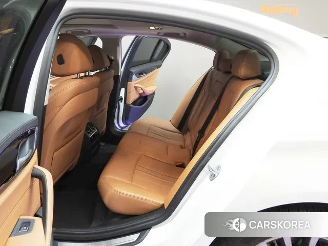 BMW 5 Series (G30) 2018 Белый из Кореи, фото 4