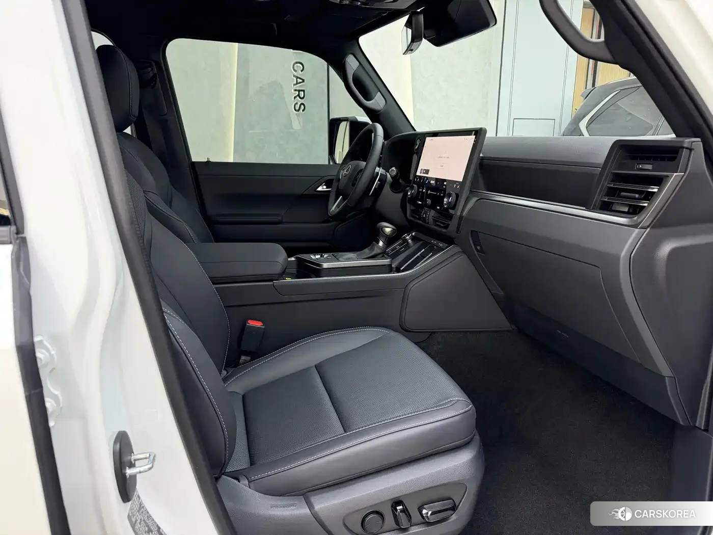 Lexus GX 2025 Белый из Китая, фото 4