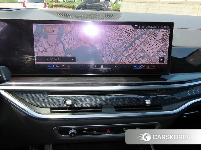 BMW X5 (G05) 2024 Серебристо-серый из Кореи, фото 4