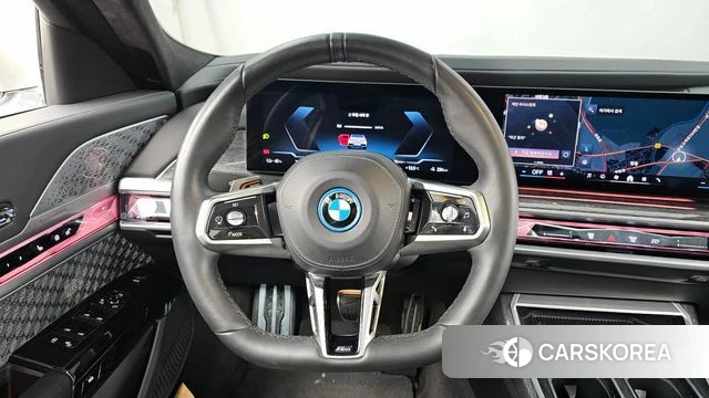 BMW i7 (G70) 2023 Белый из Кореи, фото 4